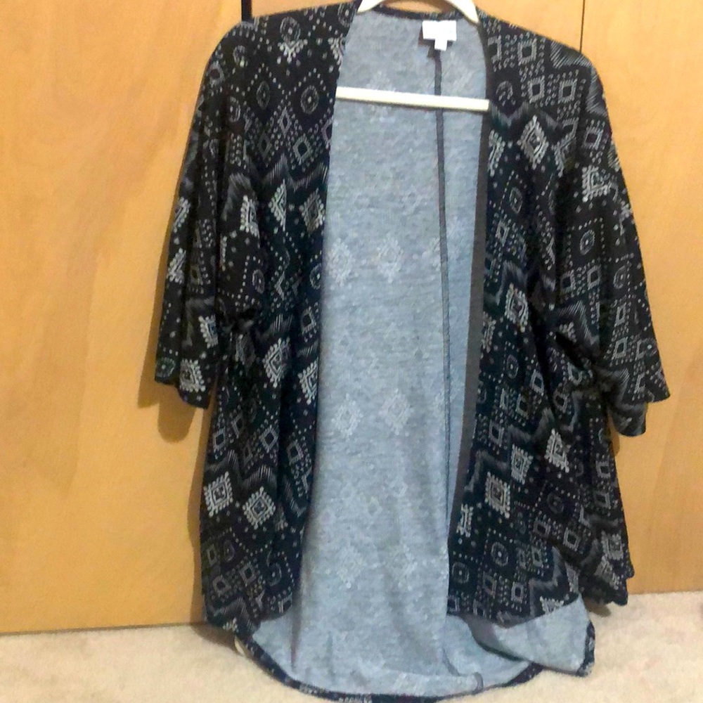 LulaRoe kimono.